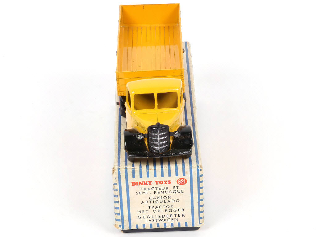 Lot 248 - DINKY TOYS (GB) (1)