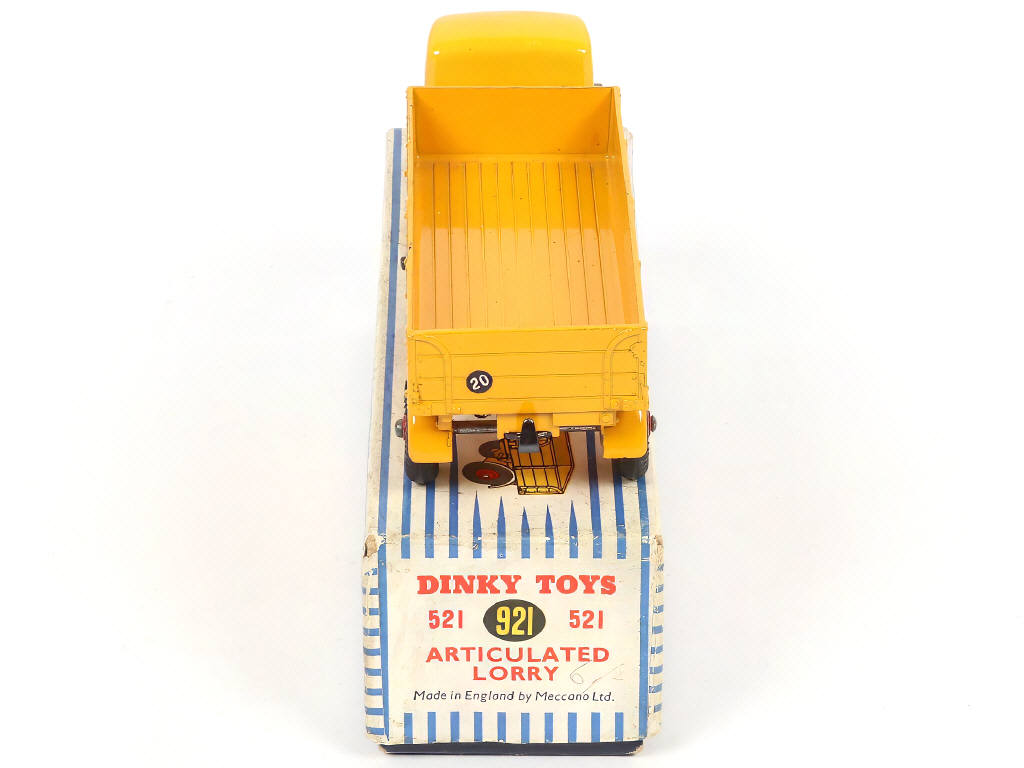 Lot 248 - DINKY TOYS (GB) (1)