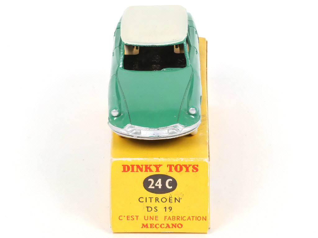 Lot 284 - DINKY TOYS (FRANCE) (1)