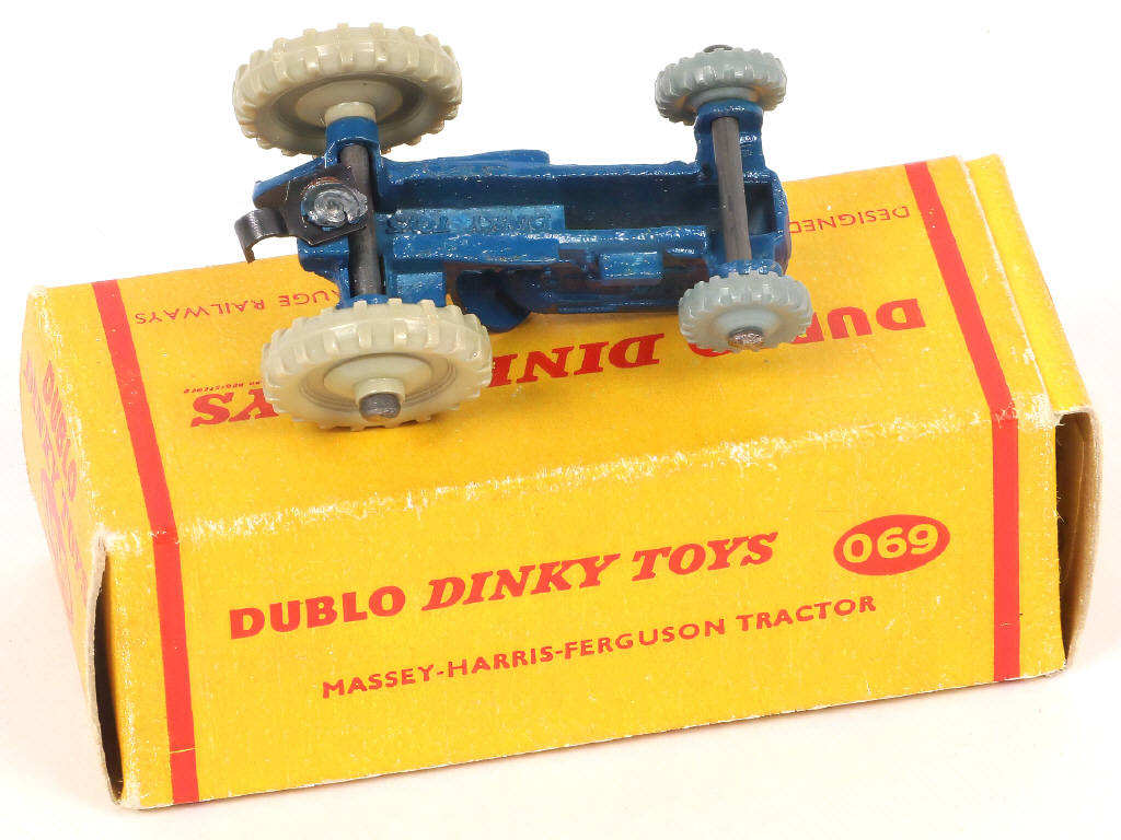 Lot 222 - DINKY TOYS (GB) (1)