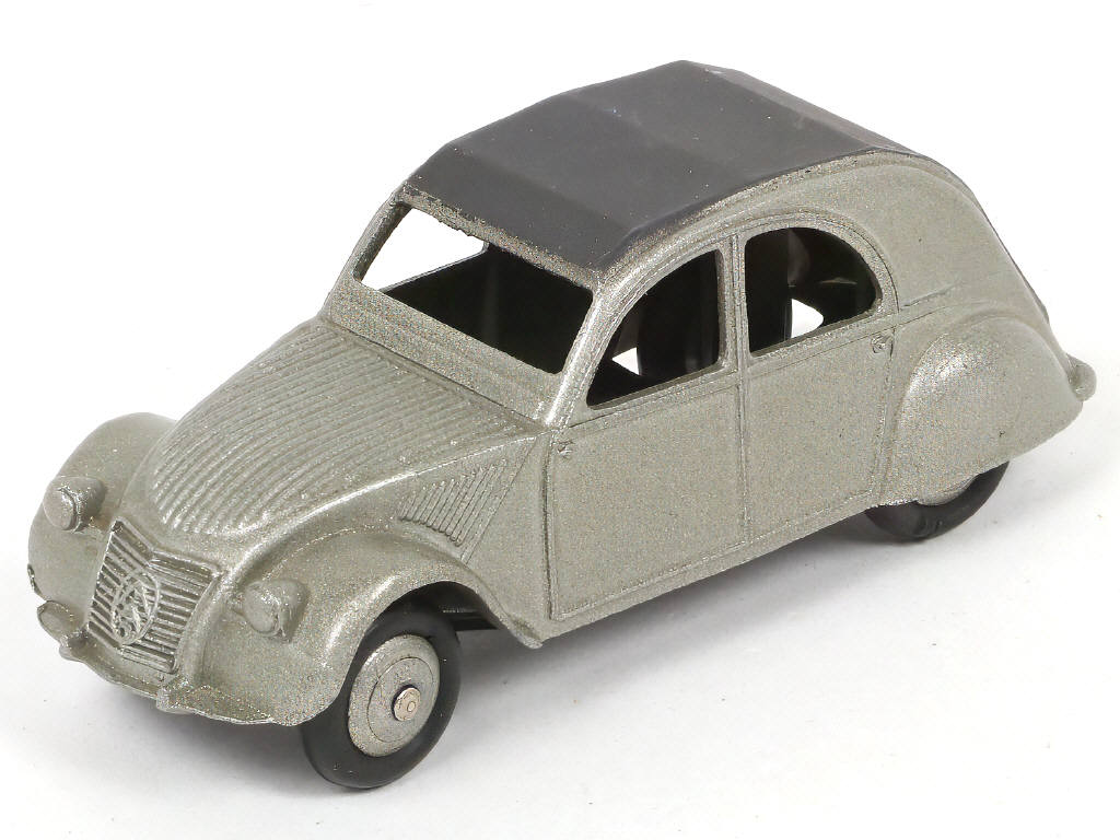 Lot 258 - DINKY TOYS (FRANCE) (1)