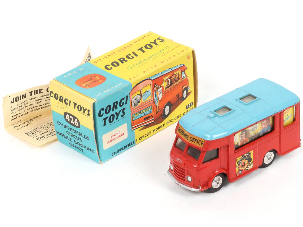 Lot 132 - CORGI TOYS (GB) (1)