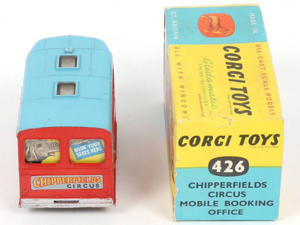 Lot 132 - CORGI TOYS (GB) (1)