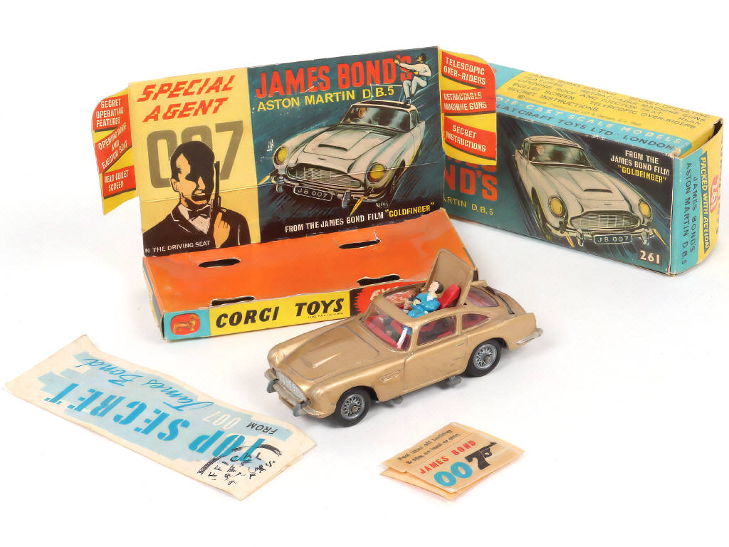 Lot 123 - CORGI TOYS (GB) (1)