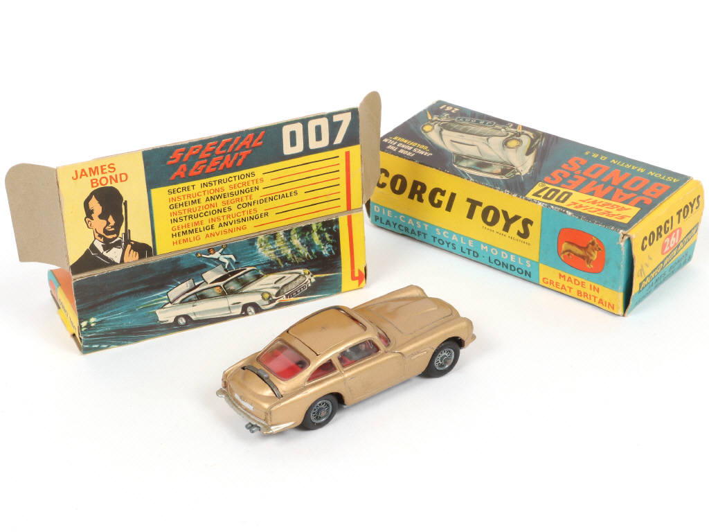 Lot 123 - CORGI TOYS (GB) (1)