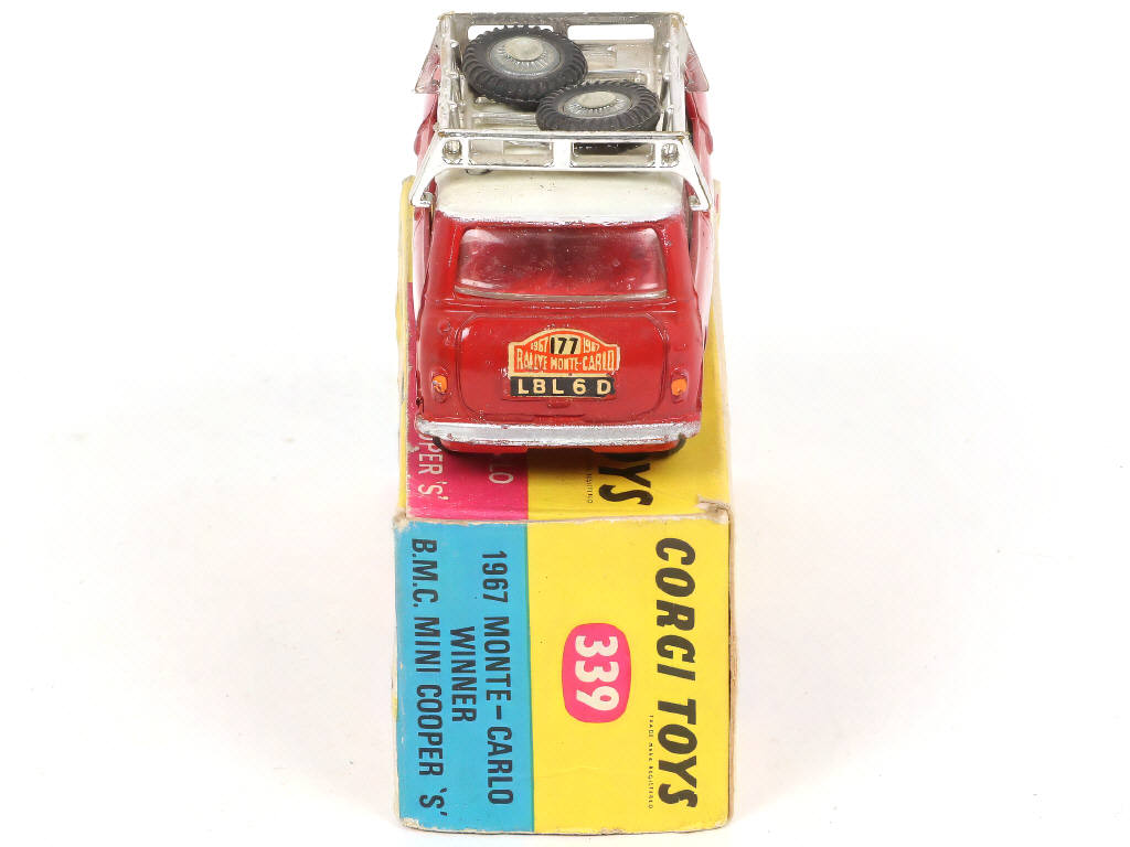 Lot 92 - CORGI TOYS (GB) (1)