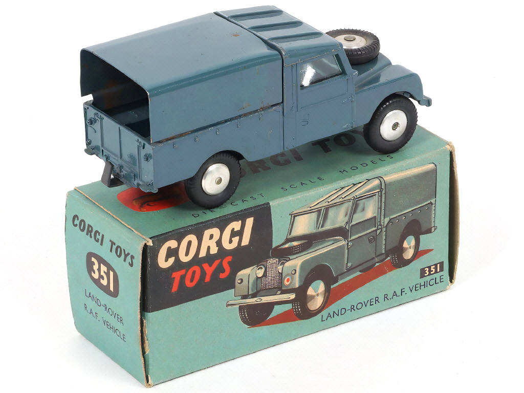 Lot 106 - CORGI TOYS (GB) (1)