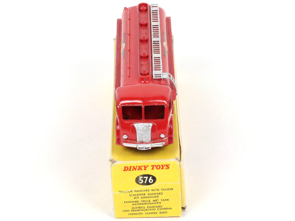 Lot 334 - DINKY TOYS (FRANCE) (1)