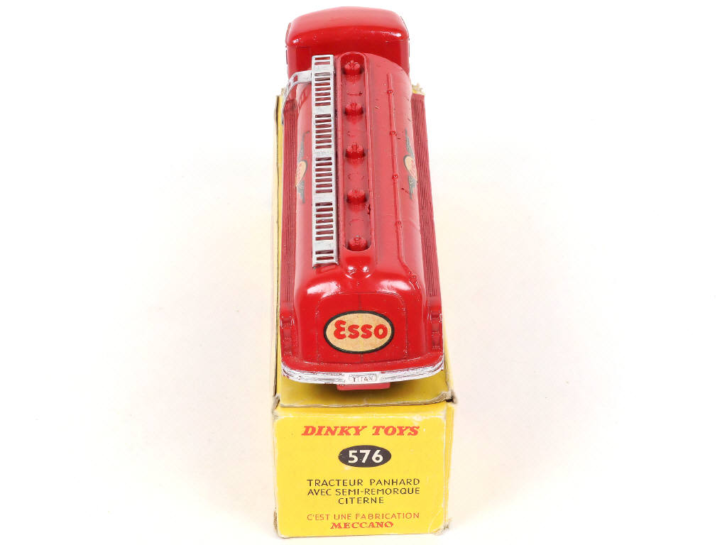 Lot 334 - DINKY TOYS (FRANCE) (1)