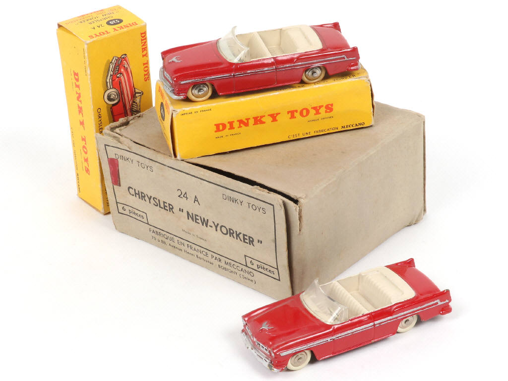 Lot 275 - DINKY TOYS (FRANCE) (3)