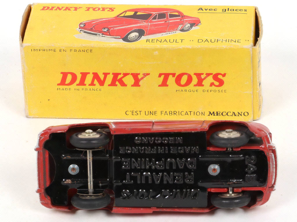 Lot 285 - DINKY TOYS (FRANCE) (1)