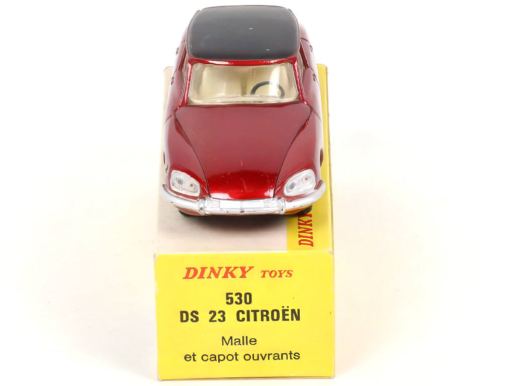 Lot 315 - DINKY TOYS (FRANCE) (1)