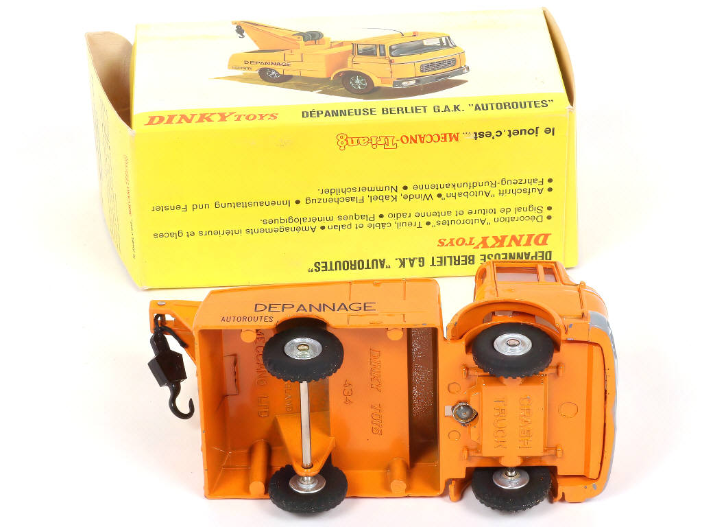 Lot 342 - DINKY TOYS (FRANCE) (1)