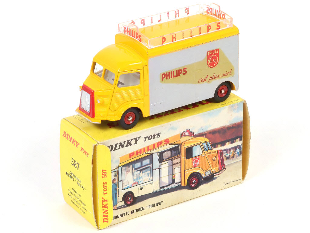 Lot 329 - DINKY TOYS (FRANCE) (1)