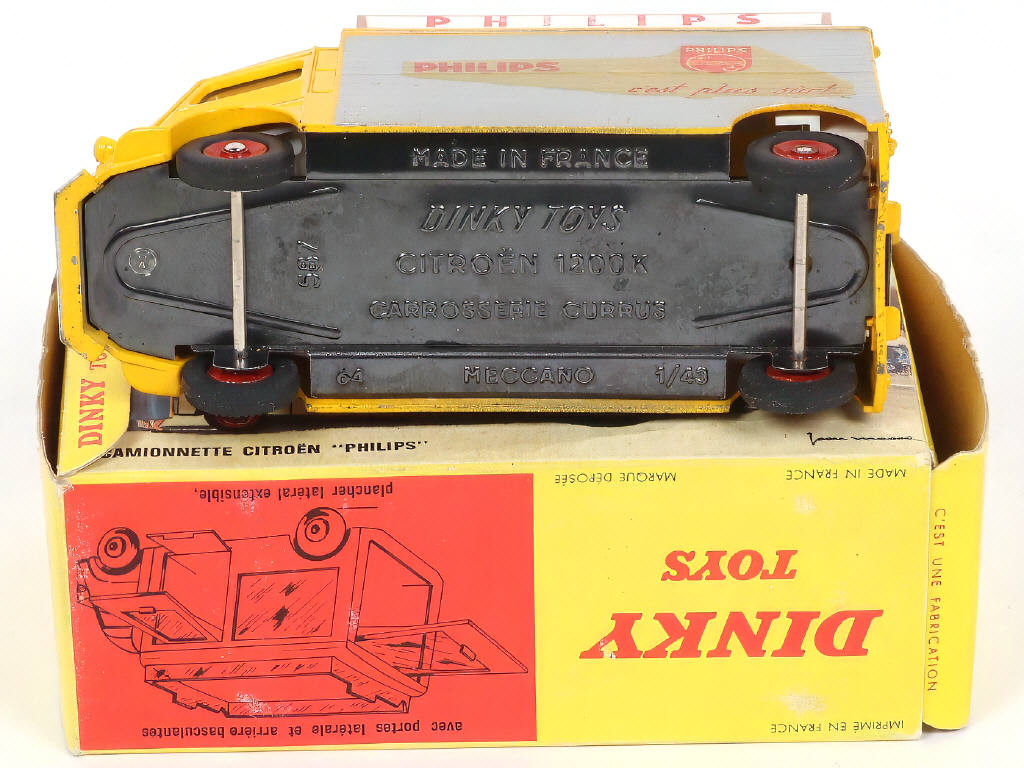 Lot 329 - DINKY TOYS (FRANCE) (1)