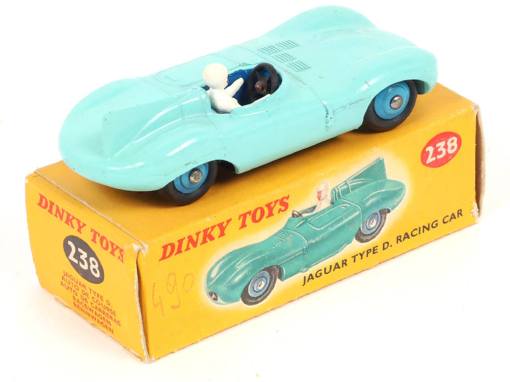 Lot 240 - DINKY TOYS (GB) (1)