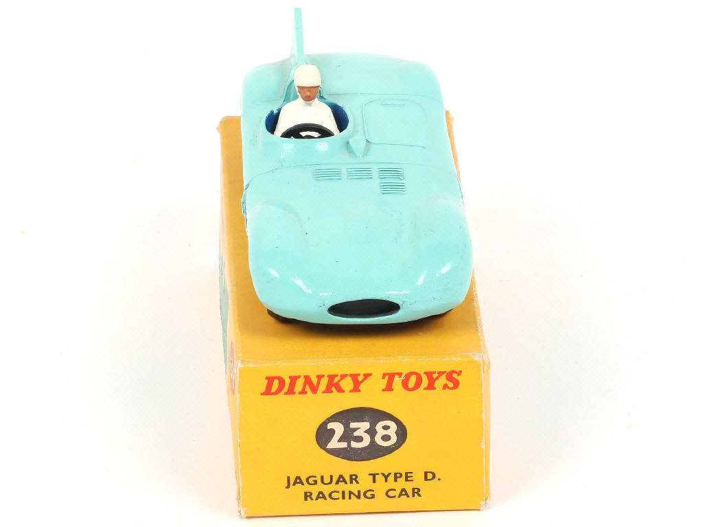 Lot 240 - DINKY TOYS (GB) (1)