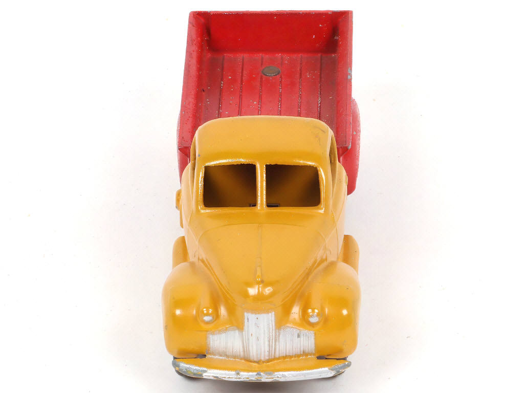 Lot 267 - DINKY TOYS (FRANCE) (1)