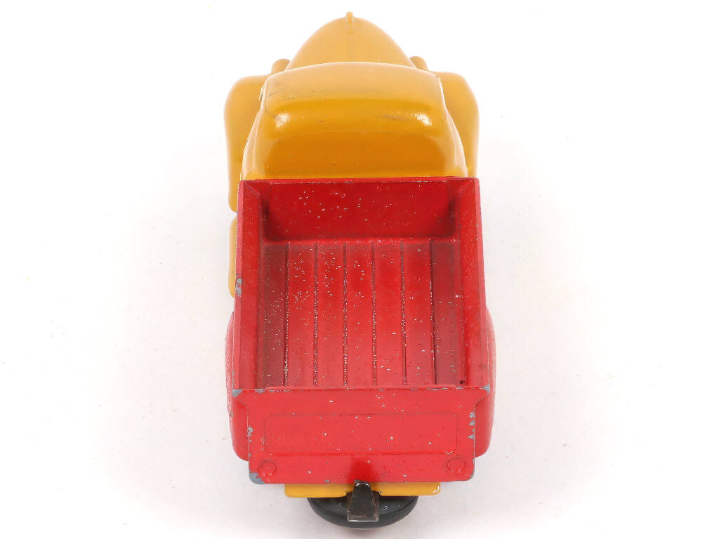 Lot 267 - DINKY TOYS (FRANCE) (1)