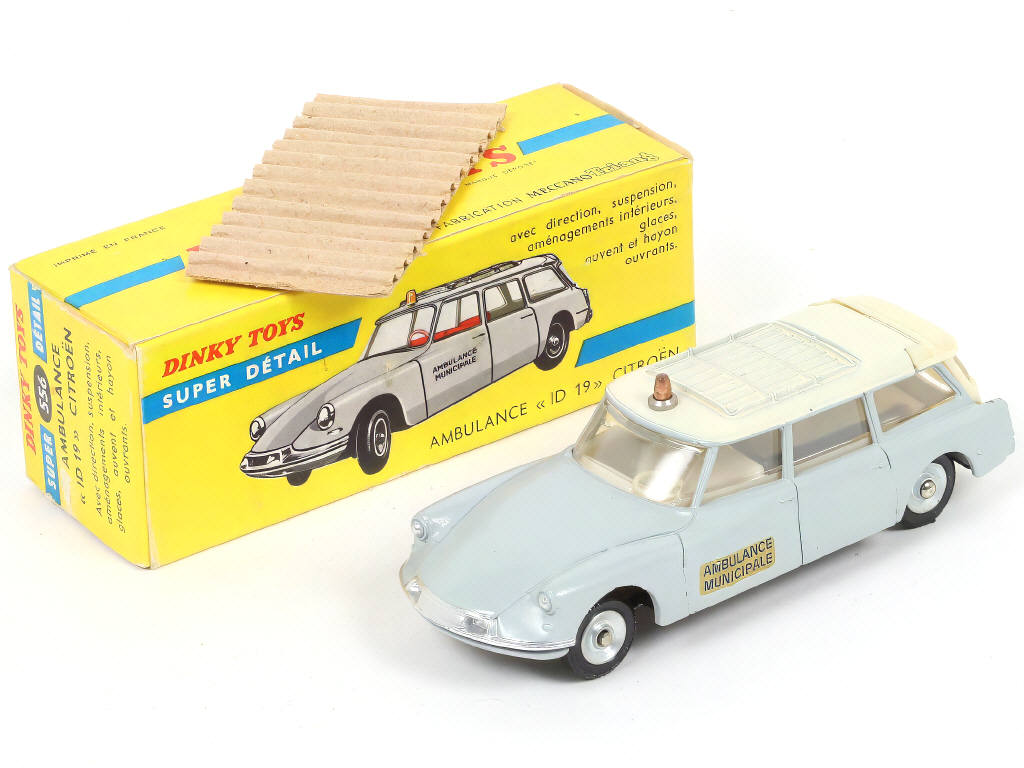 Lot 301 - DINKY TOYS (FRANCE) (1)