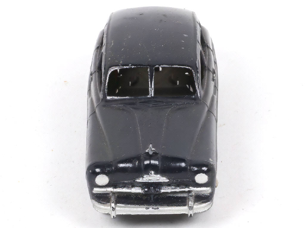 Lot 257 - DINKY TOYS (FRANCE) (1)