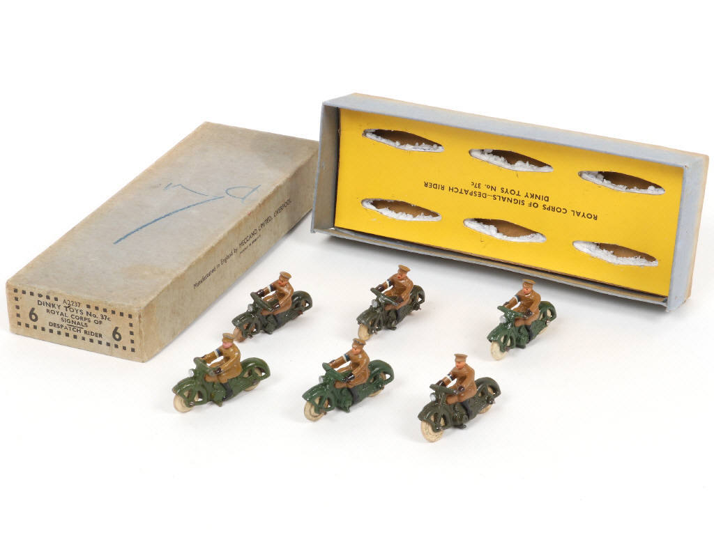 Lot 221 - DINKY TOYS (GB) (1)