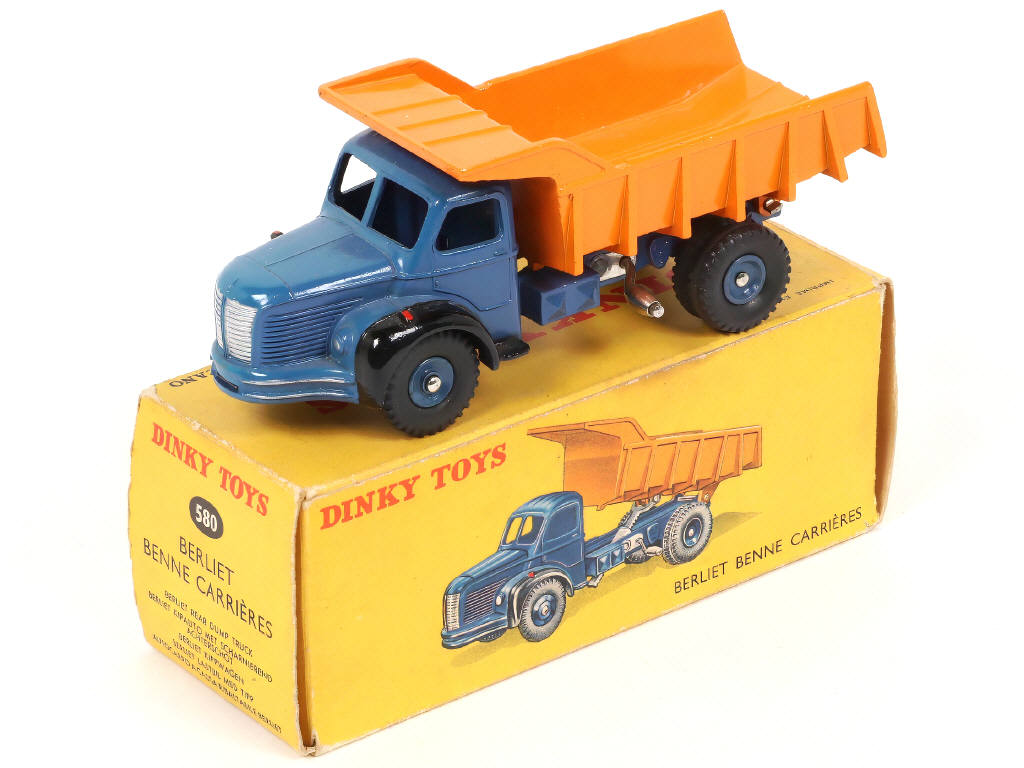 Lot 336 - DINKY TOYS (FRANCE) (1)