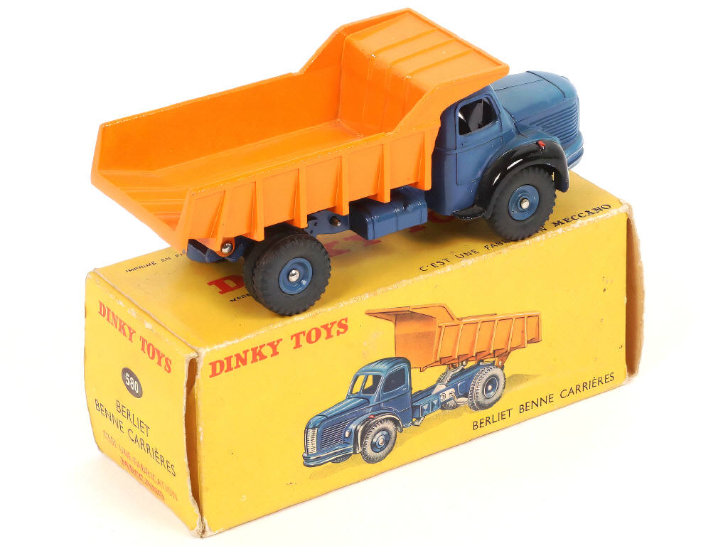 Lot 336 - DINKY TOYS (FRANCE) (1)