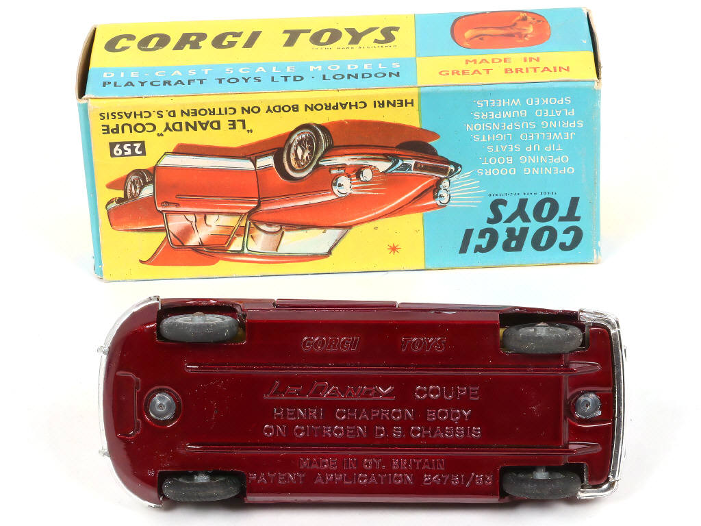 Lot 104 - CORGI TOYS (GB) (1)