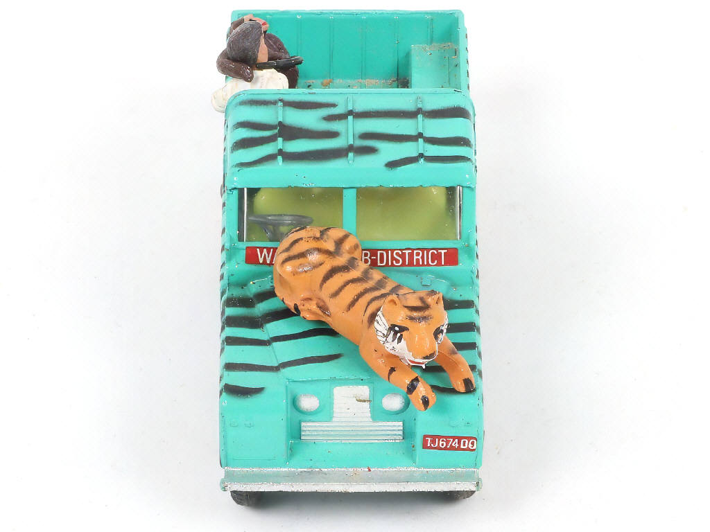 Lot 145 - CORGI TOYS (GB) (1)