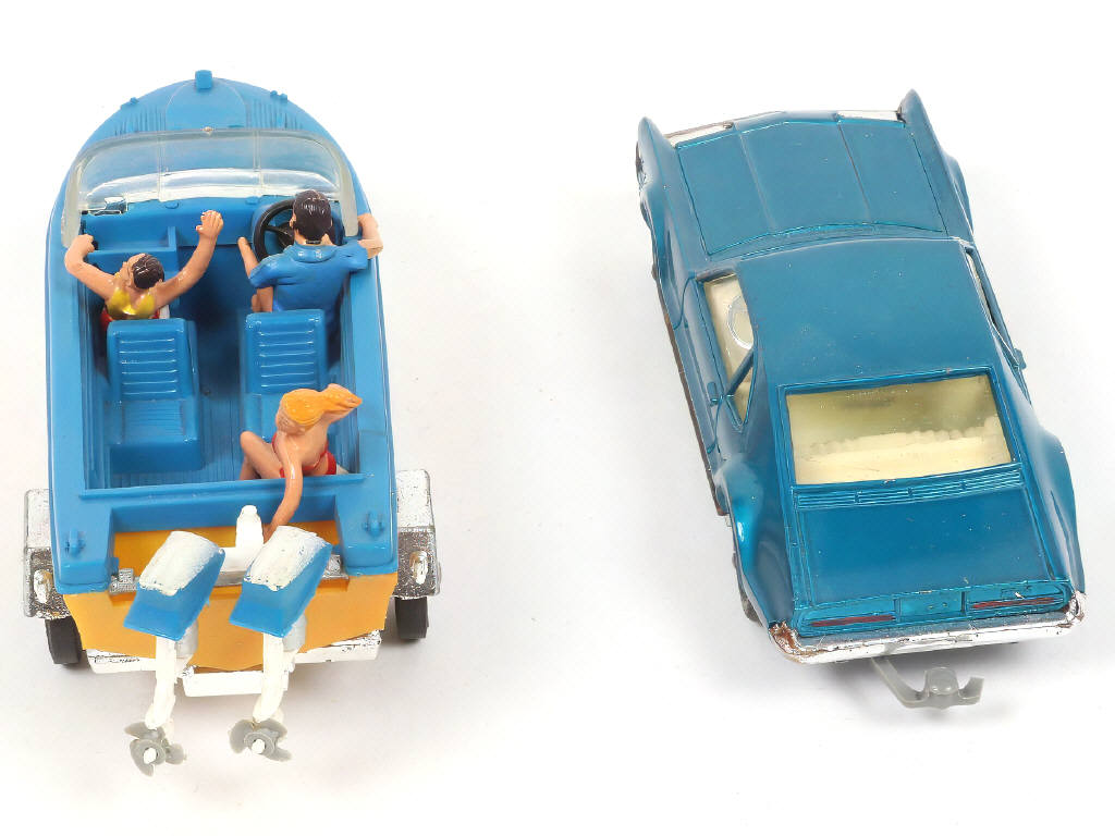 Lot 142 - CORGI TOYS (GB) (1)