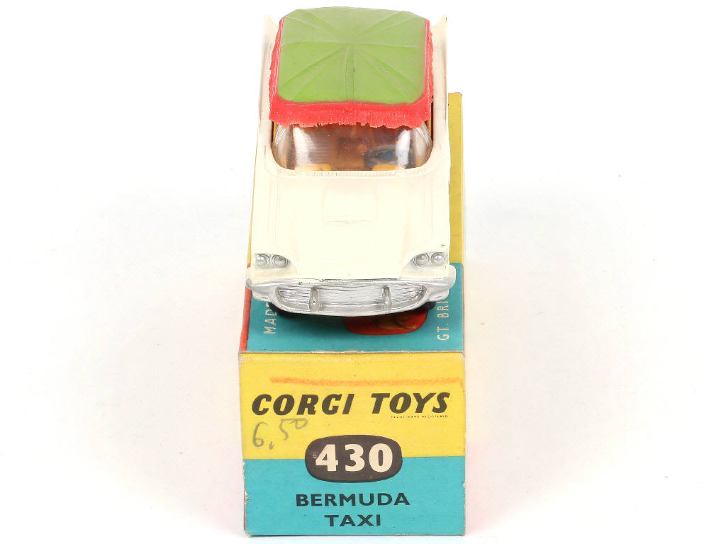 Lot 105 - CORGI TOYS (GB) (1)