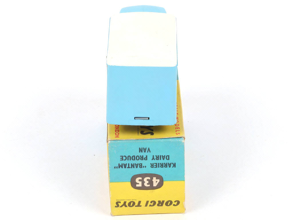 Lot 134 - CORGI TOYS (GB) (1)