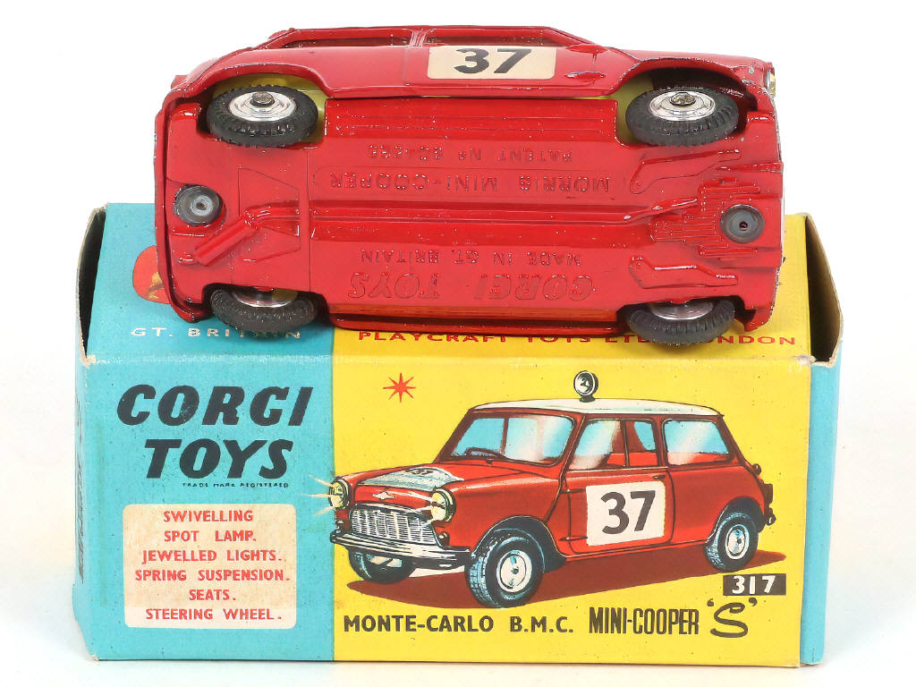 Lot 90 - CORGI TOYS (GB) (1)