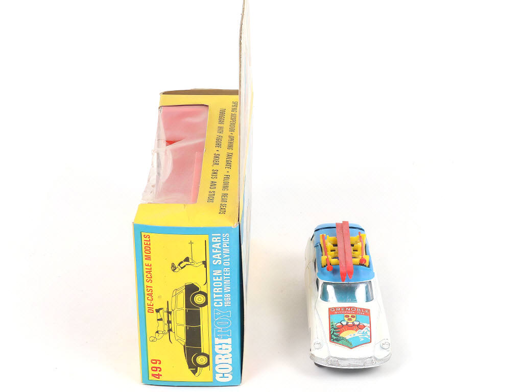 Lot 114 - CORGI TOYS (GB) (1)