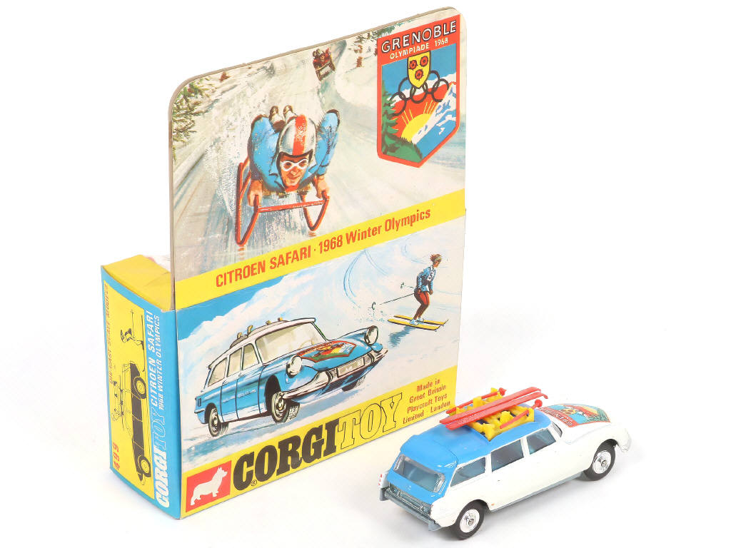 Lot 114 - CORGI TOYS (GB) (1)