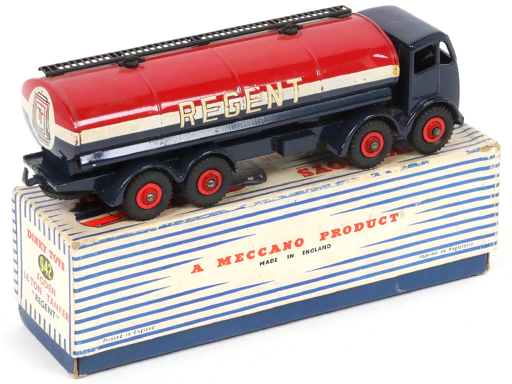 Lot 250 - DINKY TOYS (GB) (1)