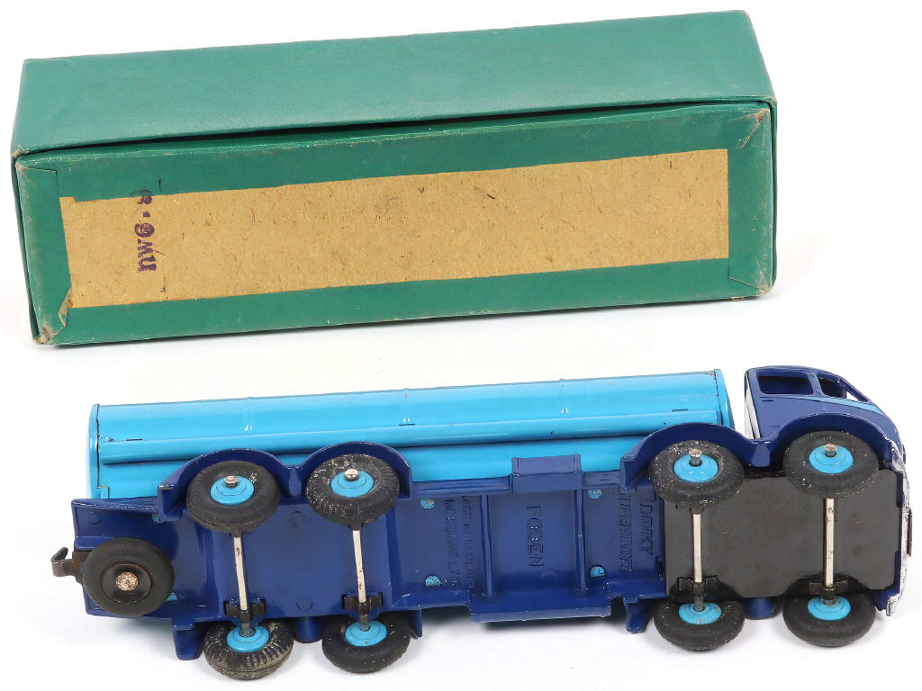 Lot 247 - DINKY TOYS (GB) (1)