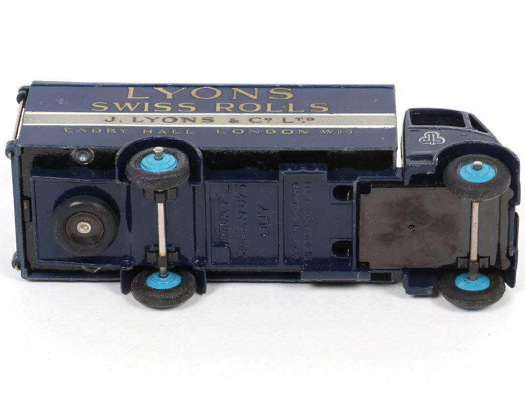 Lot 230 - DINKY TOYS (GB) (1)