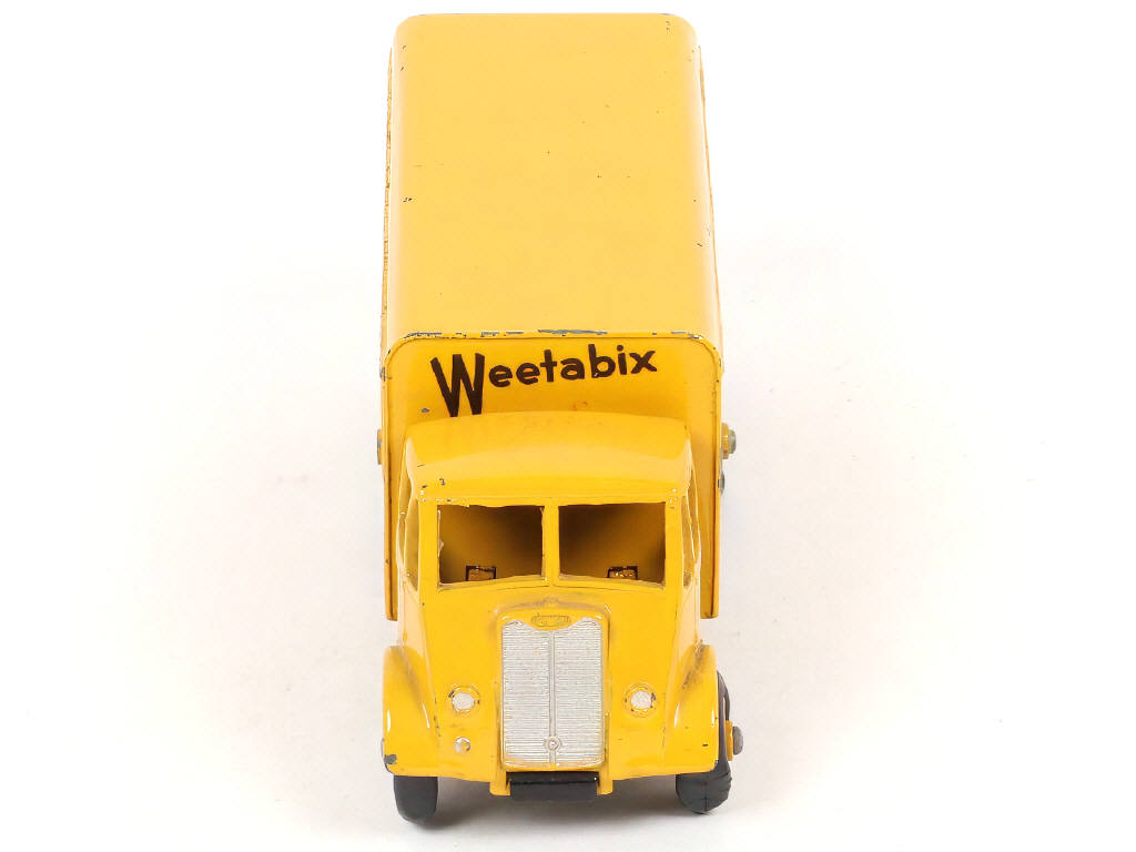 Lot 231 - DINKY TOYS (GB) (1)