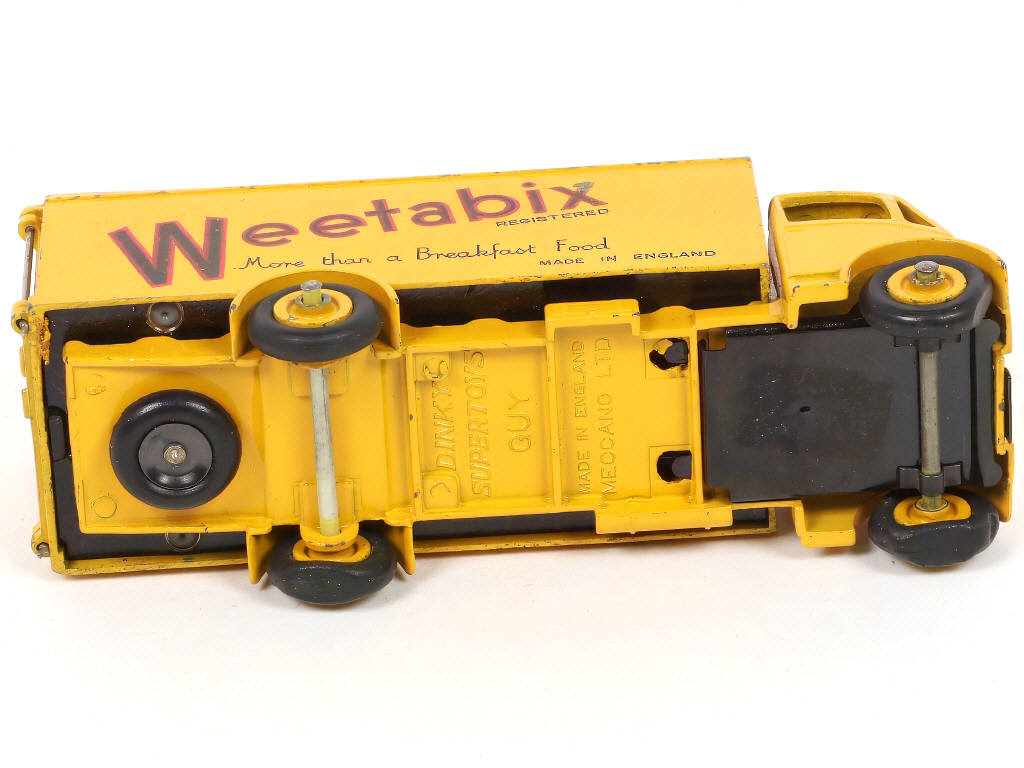 Lot 231 - DINKY TOYS (GB) (1)