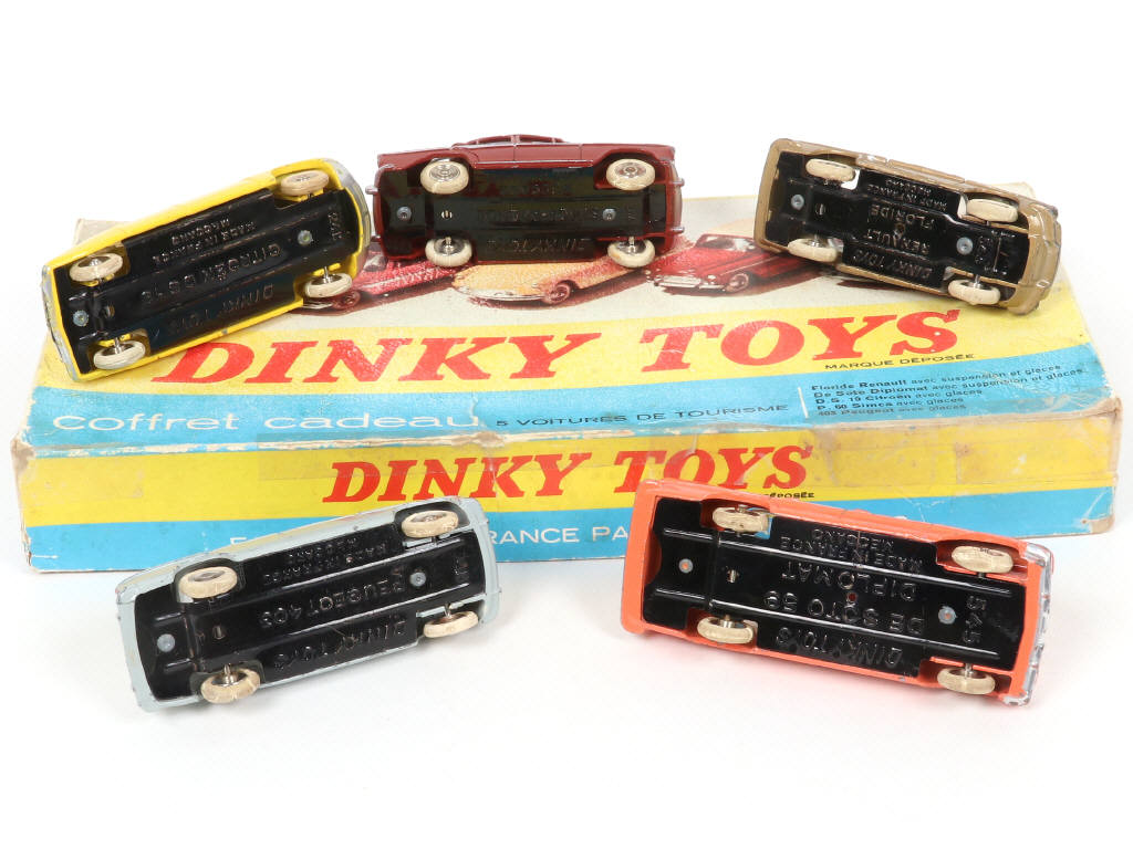Lot 272 - DINKY TOYS (FRANCE) (1)