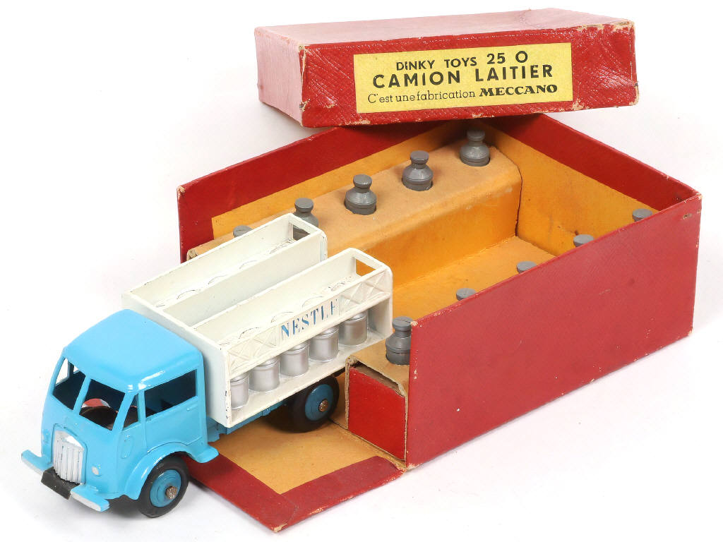 Lot 324 - DINKY TOYS (FRANCE) (1)