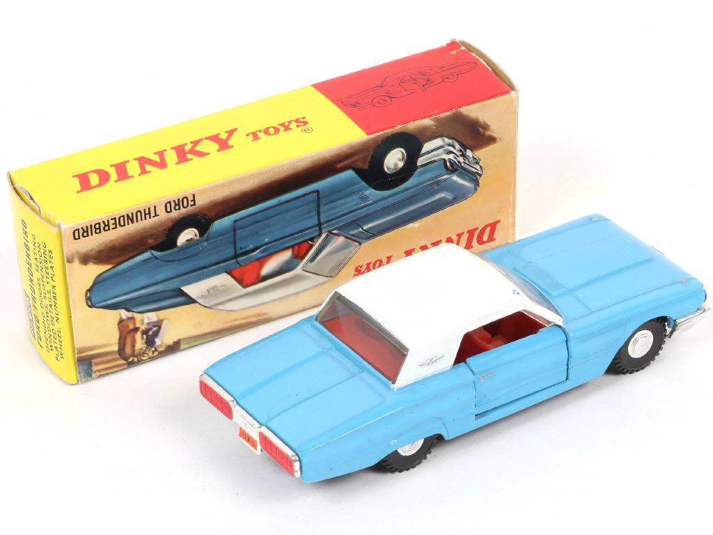 Lot 244 - DINKY TOYS (GB) (1)