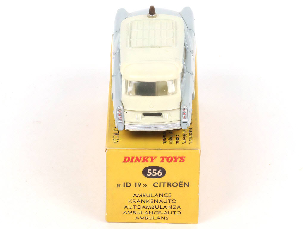 Lot 302 - DINKY TOYS (FRANCE) (1)