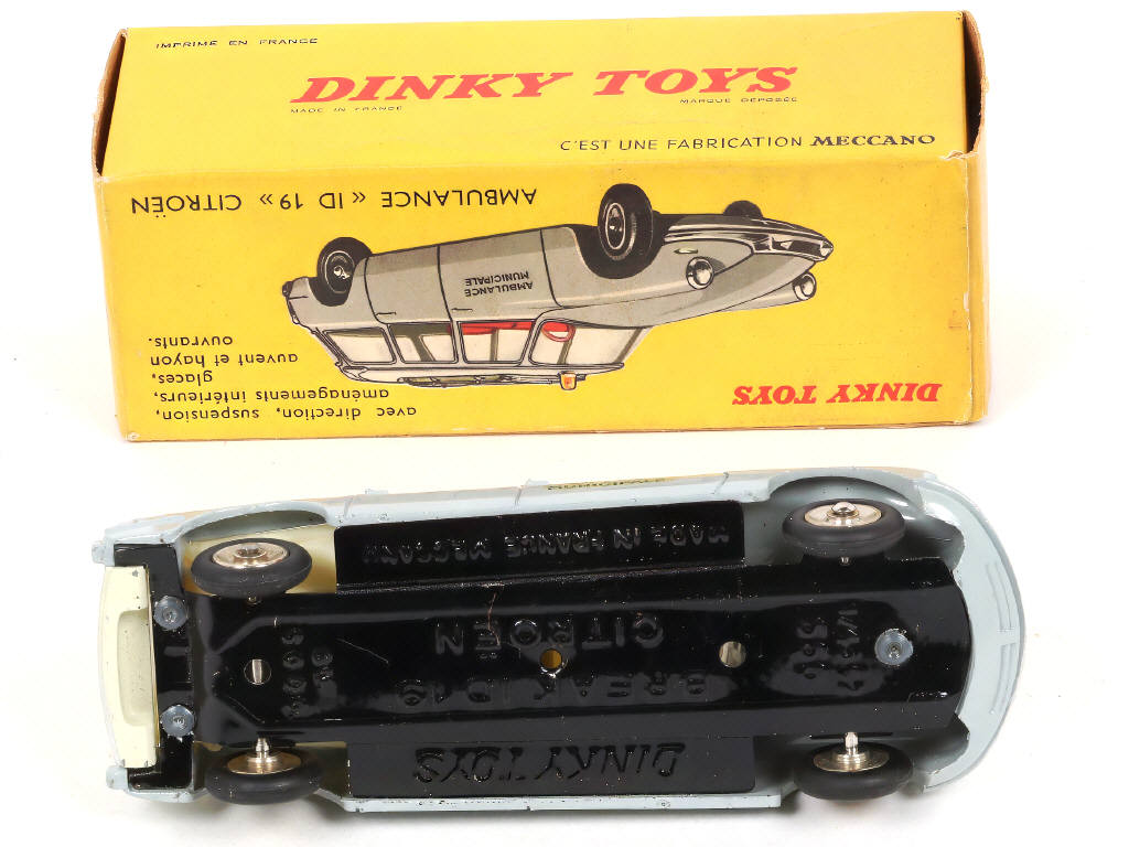 Lot 302 - DINKY TOYS (FRANCE) (1)