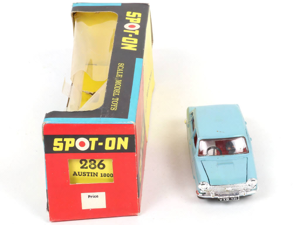 Lot 82 - SPOT-ON (GB) (1)