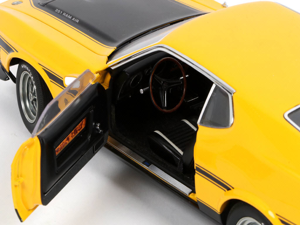 Lot 4 - AUTOART (ALLEMAGNE) (1)