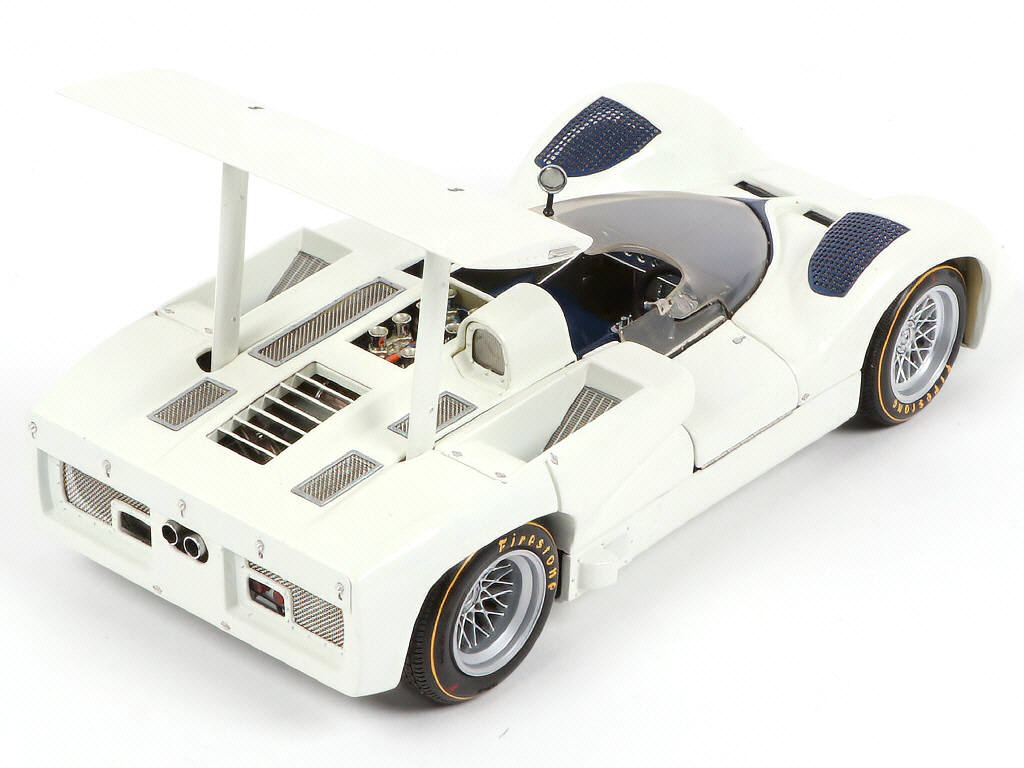 Lot 30 - EXOTO (USA) (1)