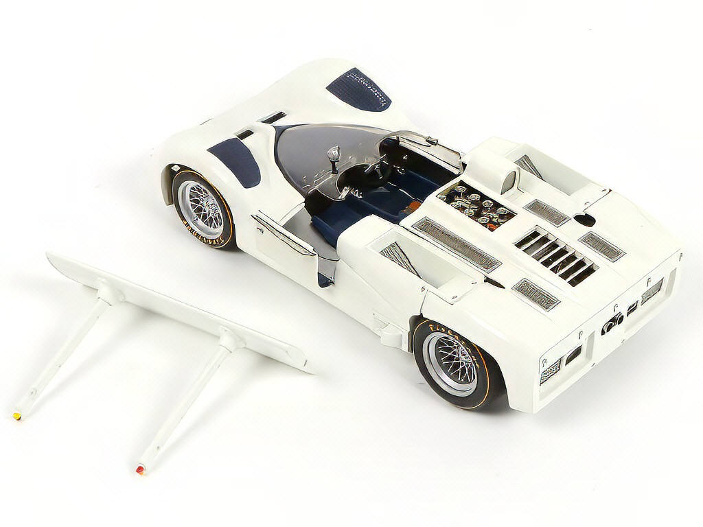 Lot 30 - EXOTO (USA) (1)